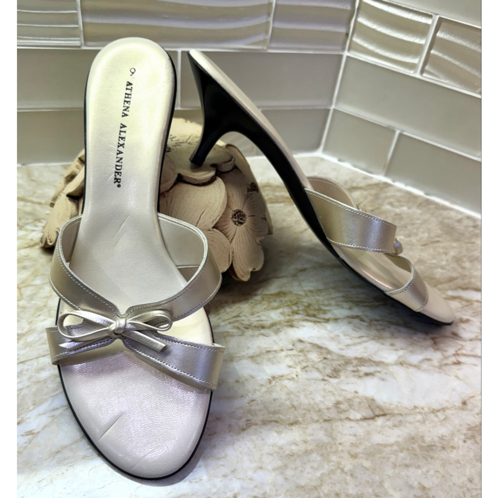 Athena Alexander silver white Kitten Heel Sandals Size 8.5, bow over straps.